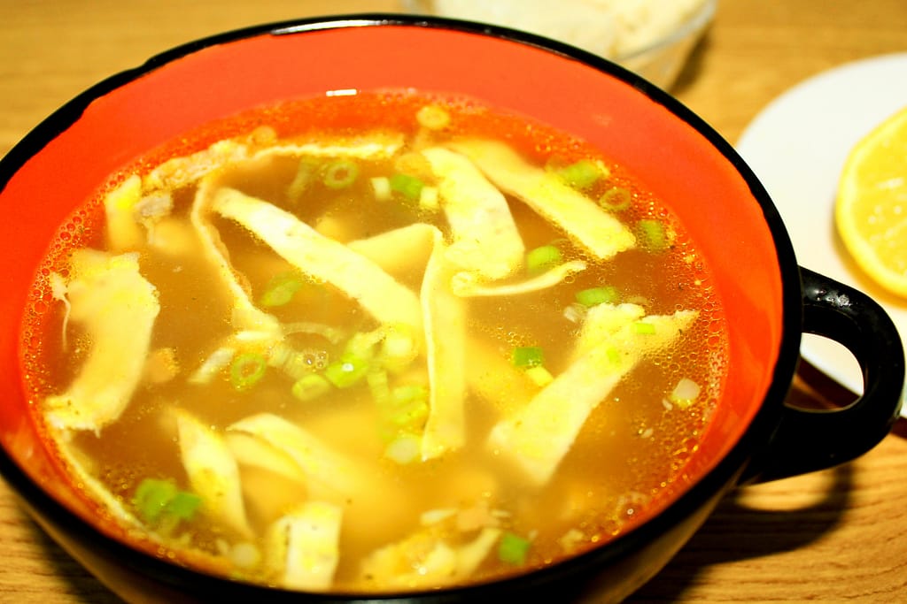 SHREDDED CHICKEN AND EGG SOUP